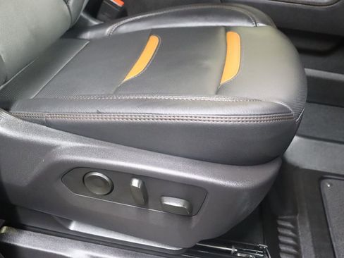 Used 2025 GMC Sierra 2500 AT4 image 75