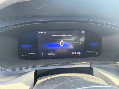 Used 2022 Volkswagen Taos SE w/ Panoramic Sunroof Package