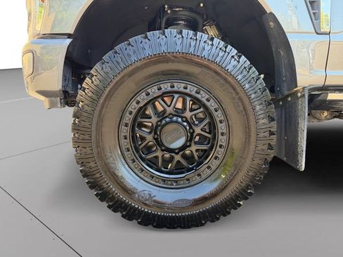 Used 2024 Ford F350 Platinum w/ Tremor Off-Road Package AWD/4WD image 9