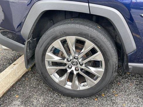 Certified 2019 Toyota RAV4 XLE Premium w/ Cold Weather Package AWD/4WD image 23