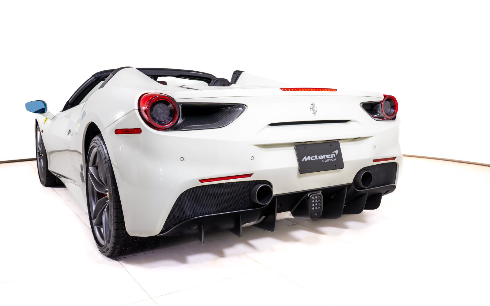 Used 2017 Ferrari 488 Spider RWD image 12