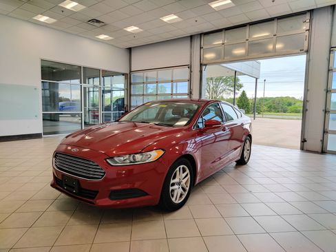 Used 2016 Ford Fusion SE FWD image 7