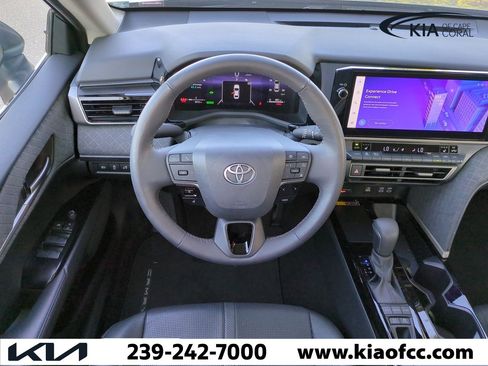 Used 2025 Toyota Camry XLE image 14