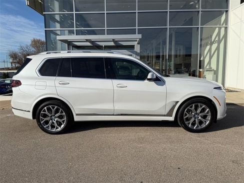 Used 2023 BMW X7 xDrive40i w/ Premium Package image 2
