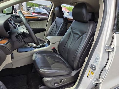 Used 2019 Lincoln MKC Select w/ Select Plus Package image 7