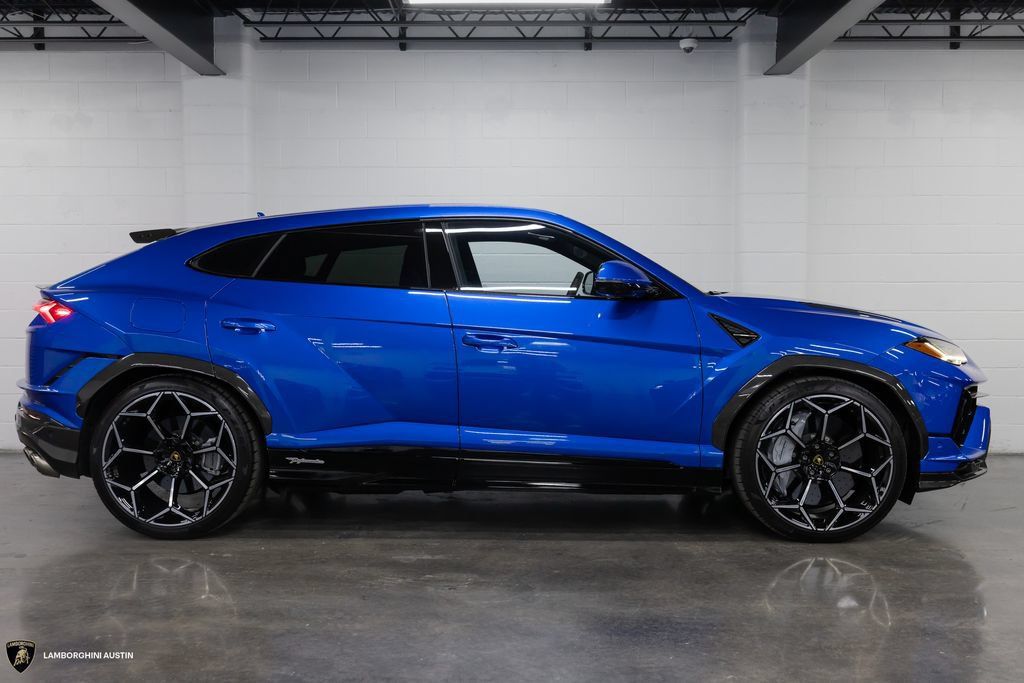 Used 2024 Lamborghini Urus Performante AWD/4WD image 17