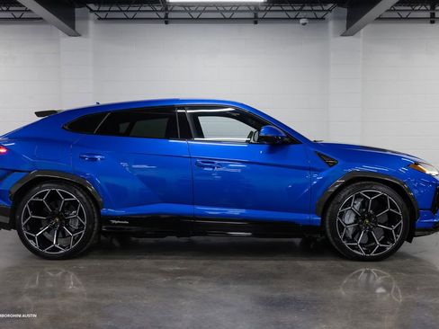 Used 2024 Lamborghini Urus Performante AWD/4WD image 17
