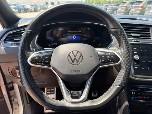 Certified 2023 Volkswagen Tiguan SE R-Line AWD/4WD image 11