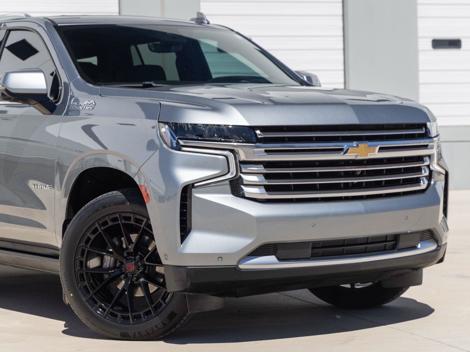 Used 2024 Chevrolet Tahoe High Country w/ Advanced Technology Package AWD/4WD image 3