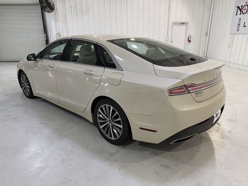 Used 2018 Lincoln MKZ Premiere image 3