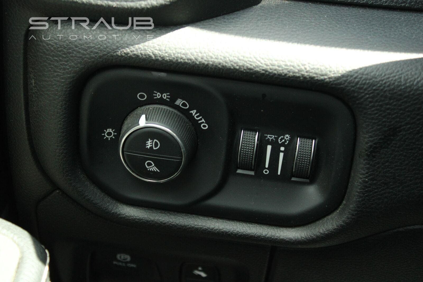 Used 2025 RAM 1500 Laramie AWD/4WD image 23