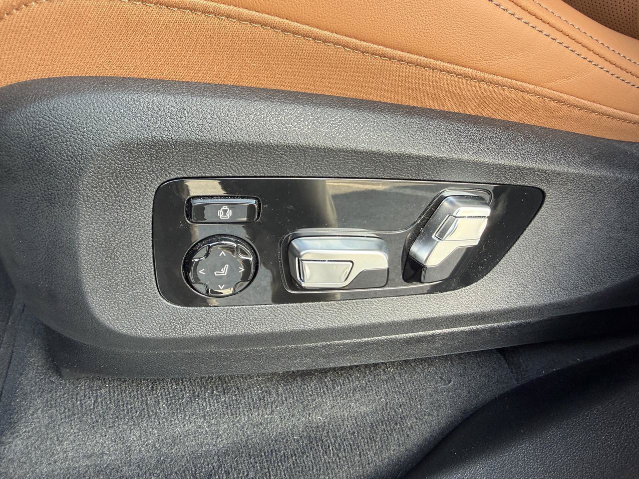 Used 2026 BMW X5 M60i AWD/4WD image 12