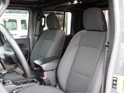 Certified 2021 Jeep Gladiator Sport image 11