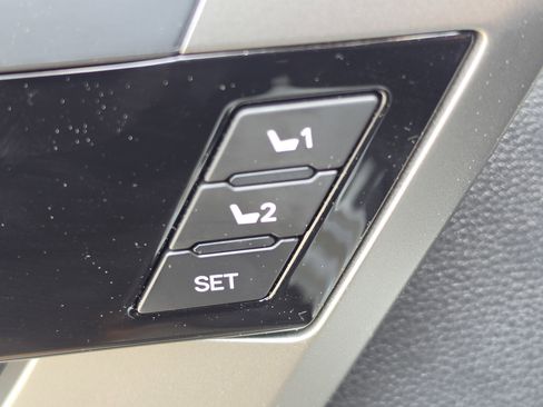 New 2026 Toyota Tundra Limited AWD/4WD image 14