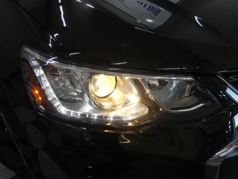 Used 2019 Chevrolet Sonic Premier FWD image 14