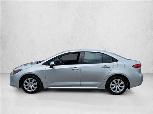 Used 2025 Toyota Corolla LE FWD image 9