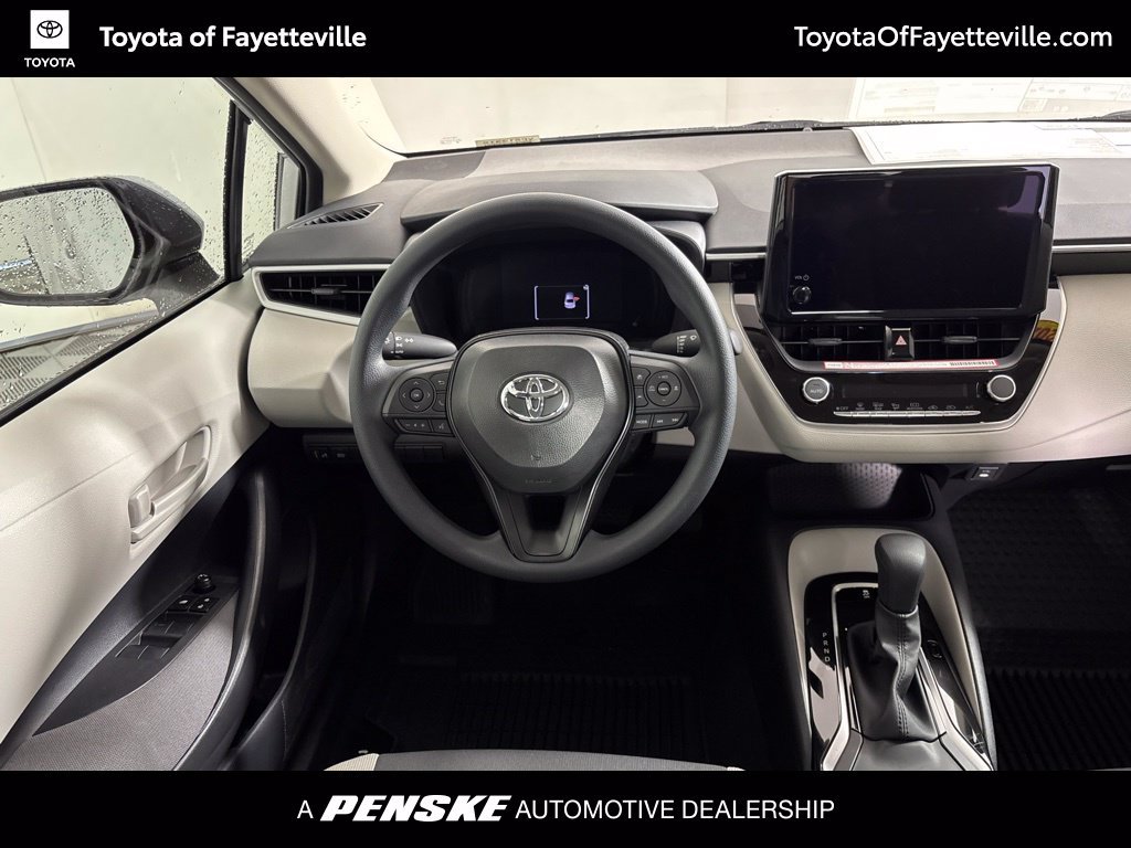Used 2027 Toyota Corolla LE FWD image 18