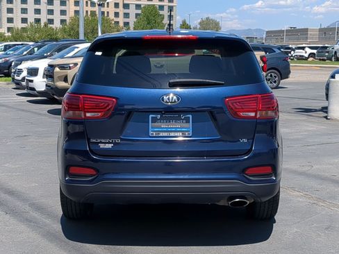 Used 2019 Kia Sorento AWD V6 image 5