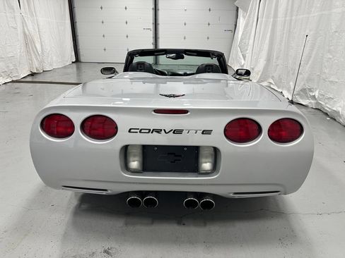 Used 2001 Chevrolet Corvette Convertible w/ Preferred Equipment Group2 RWD image 6