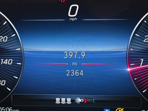 Used 2025 Mercedes-Benz GLB 250 image 14