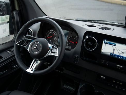 New 2026 Mercedes-Benz Sprinter 2500 image 18