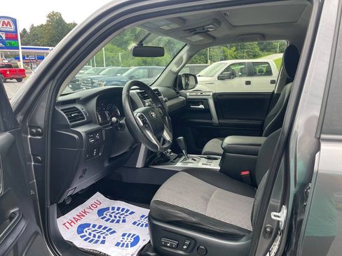 Used 2017 Toyota 4Runner SR5 AWD/4WD image 15