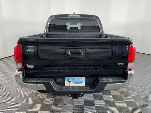 Used 2019 Toyota Tacoma TRD Off-Road image 8