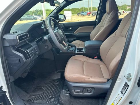 Used 2025 Toyota 4Runner Limited RWD image 14