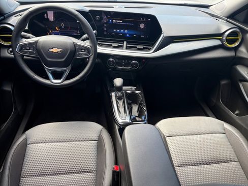 Used 2024 Chevrolet Trax LT w/ Driver Confidence Package image 16