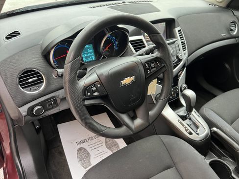 Used 2016 Chevrolet Cruze LT w/ Technology Package image 18