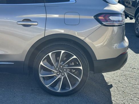 Used 2021 Lincoln Nautilus Reserve w/ Equipment Group 202A image 38