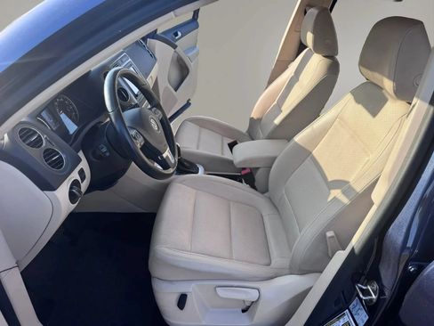Used 2016 Volkswagen Tiguan S FWD image 11
