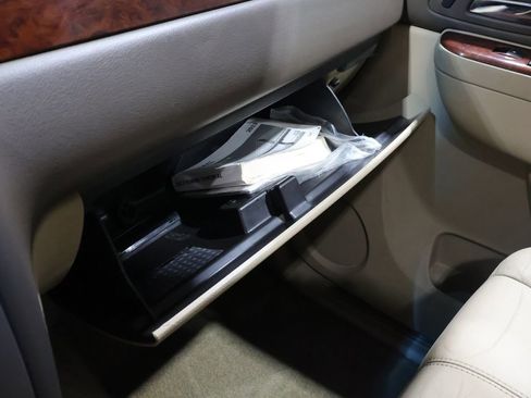 Used 2013 GMC Yukon XL SLT w/ SLT-2 Equipment Package image 31