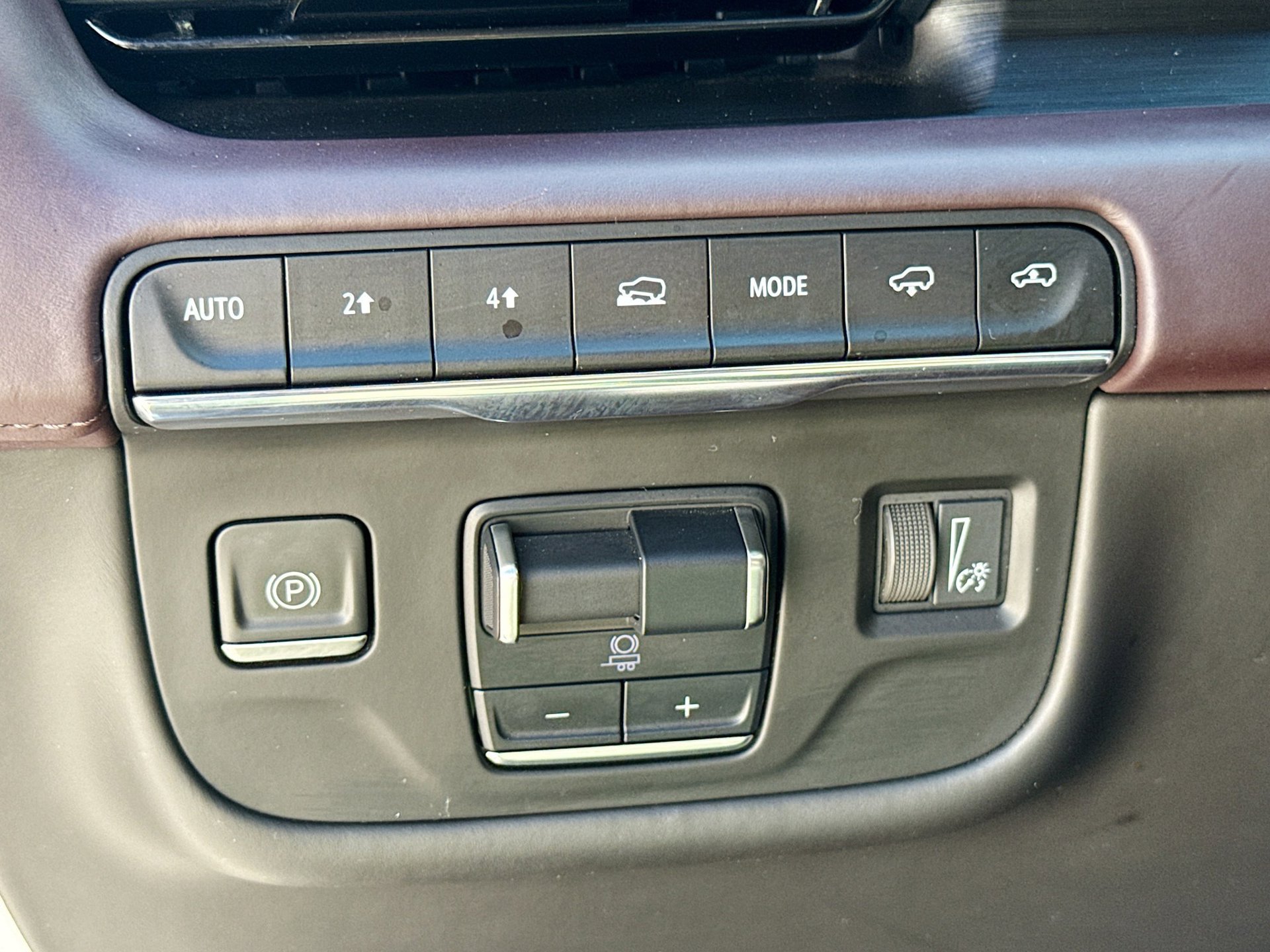 Used 2022 Cadillac Escalade ESV Sport Platinum AWD/4WD image 32