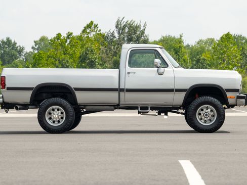 Used 1991 Dodge D/W Truck 350 image 23