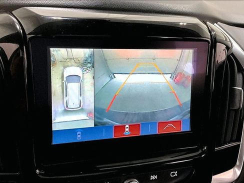 Used 2019 Chevrolet Traverse RS image 14