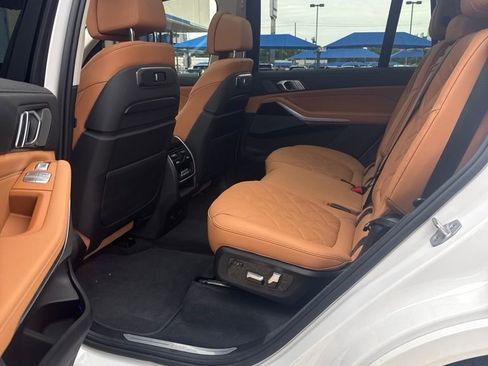 Used 2024 BMW X7 xDrive40i AWD/4WD image 5