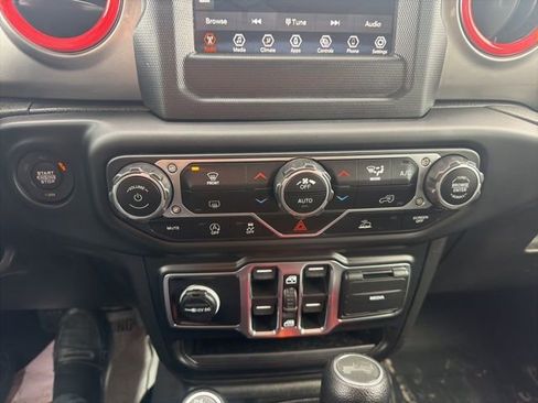 Used 2021 Jeep Wrangler Unlimited Sahara image 24