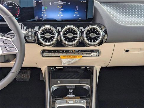 New 2025 Mercedes-Benz GLA 250 image 11