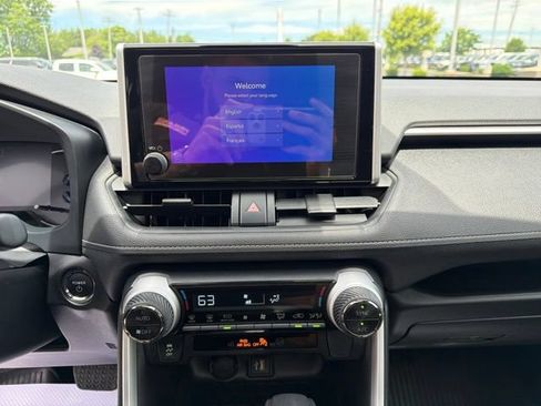 Used 2025 Toyota RAV4 XLE AWD/4WD image 23