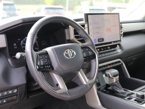 Used 2024 Toyota Tundra Limited AWD/4WD image 19