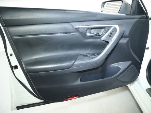 Used 2016 Nissan Altima 3.5 SR image 12