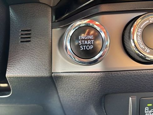 Used 2016 Toyota Tacoma TRD Sport w/ Premium & Technology Package AWD/4WD image 18