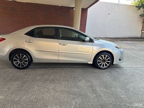 Used 2018 Toyota Corolla LE FWD image 5