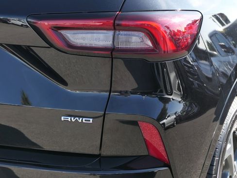 Used 2024 Ford Escape ST-Line image 5