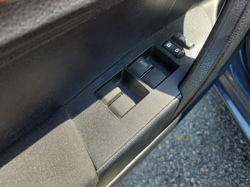 Used 2014 Toyota Corolla L FWD image 20