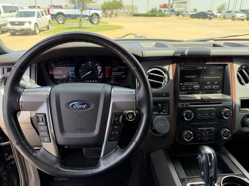 Used 2015 Ford Expedition Platinum RWD image 14