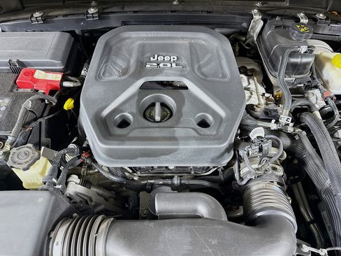 Used 2019 Jeep Wrangler Unlimited Sport S image 36