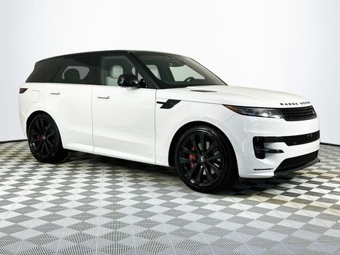 Certified 2025 Land Rover Range Rover Sport Dynamic SE AWD/4WD image 3