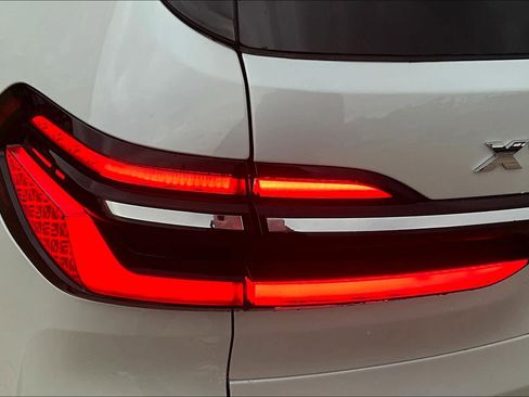 Used 2025 BMW X7 M60i AWD/4WD image 12